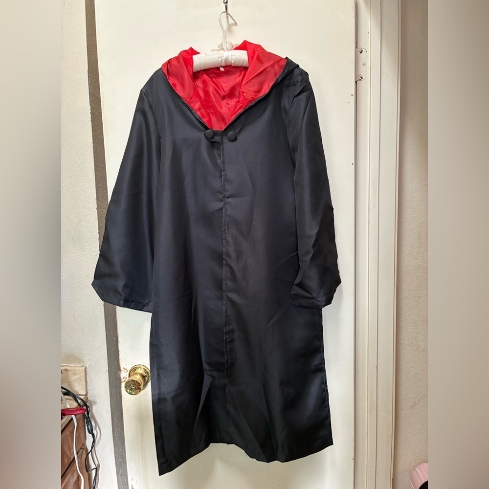🆕 Black Wizard Robe with Hood and Red Lining. Includes scarf and wand XXL